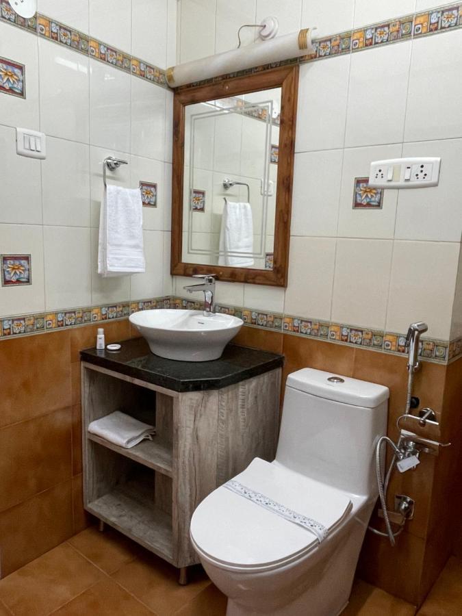 The Edgeworth Bed and Breakfast Shimla Buitenkant foto