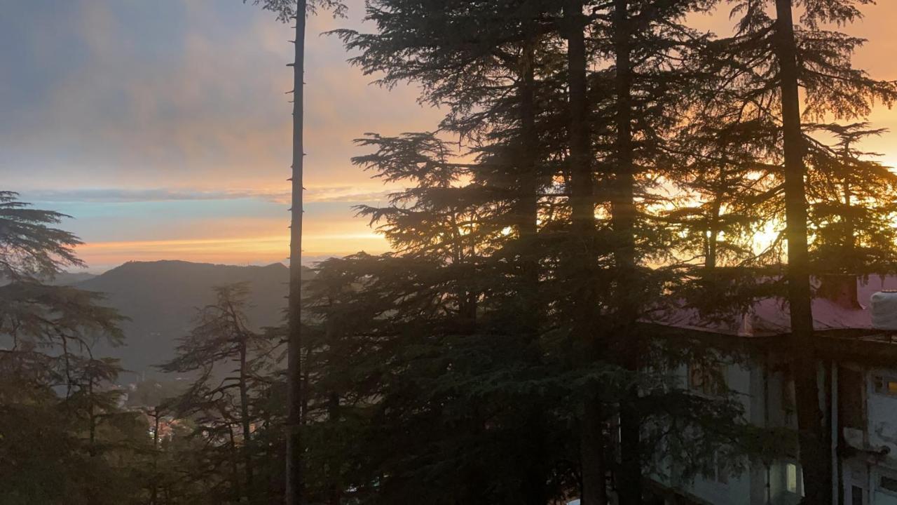The Edgeworth Bed and Breakfast Shimla Buitenkant foto