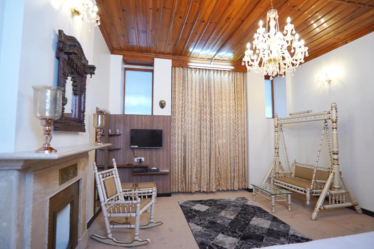 The Edgeworth Bed and Breakfast Shimla Buitenkant foto
