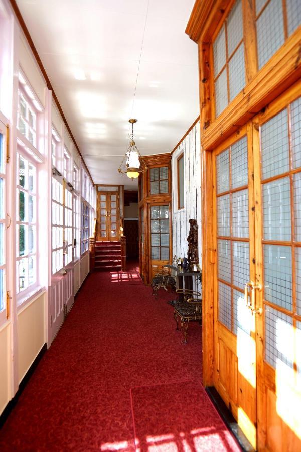 The Edgeworth Bed and Breakfast Shimla Buitenkant foto