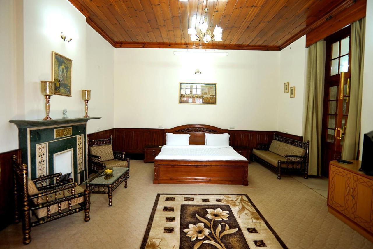 The Edgeworth Bed and Breakfast Shimla Buitenkant foto