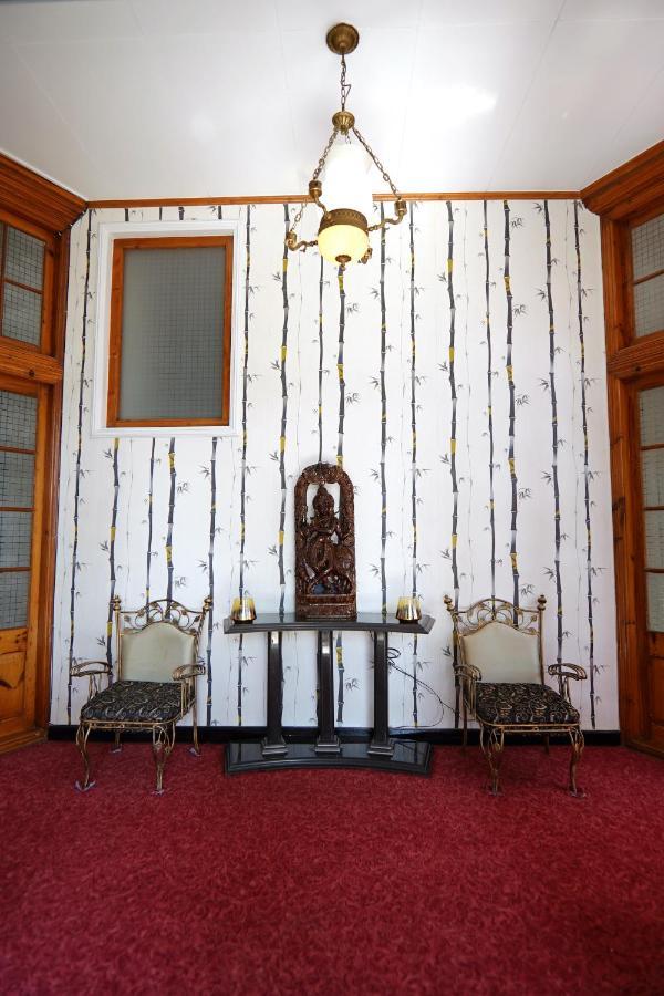 The Edgeworth Bed and Breakfast Shimla Buitenkant foto
